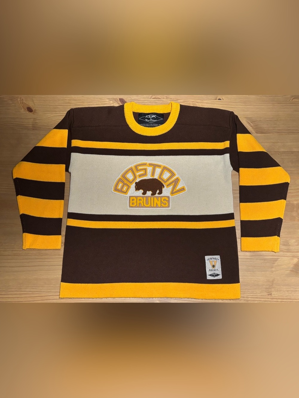 Boston Bruins vintage hockey sweater Reebok by Roger Edwards - Adult size Large